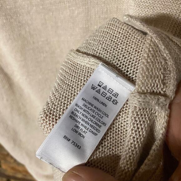 Tahari 100% Linen Beige Button Shoulder Pullover Knit Sweater Women's Size Large - Picture 5 of 6
